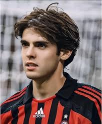 詹姆斯带队10次打进总决赛，到底算不算壮举？在西部6年只进过1次