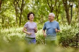 本赛季只剩4支球队有望加冕三冠王：巴萨、皇马